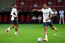 特點的中場 特點的中場